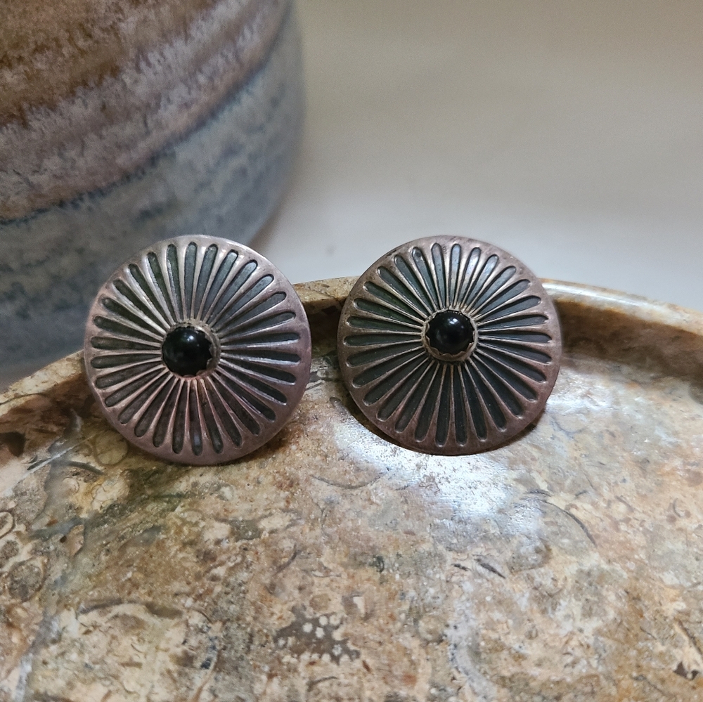 Navajo Sterling Silver 925 Black Onyx Clip on earrings vintage Concho